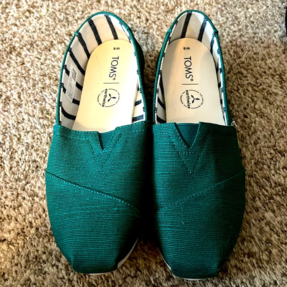 TOMS canvas flats